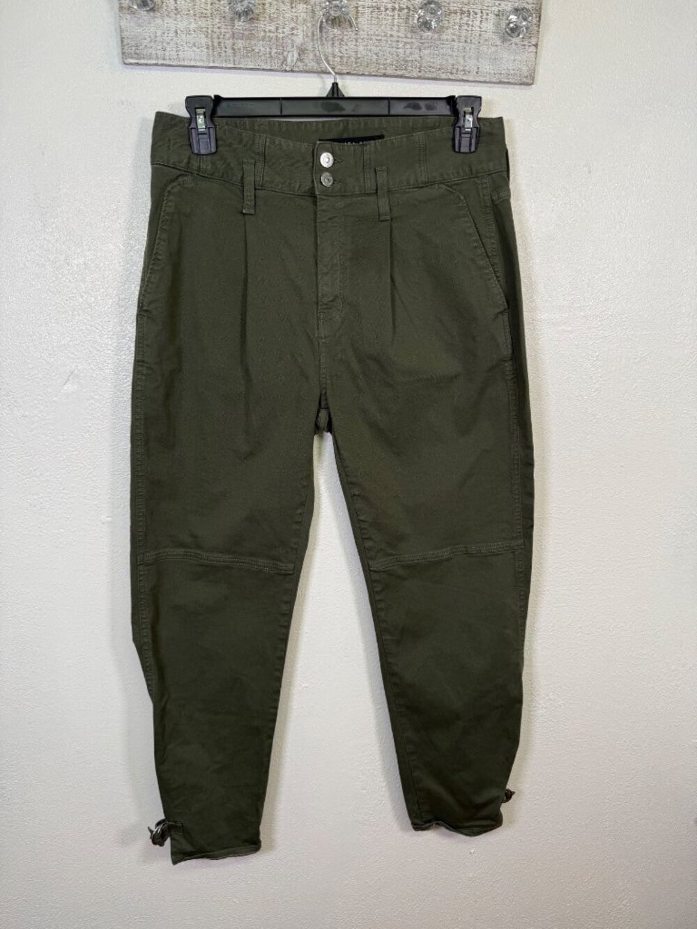 Veronica Beard Jean Monika Tapered Pants Green High Rise 30/10 Model Off Duty - Picture 3 of 16